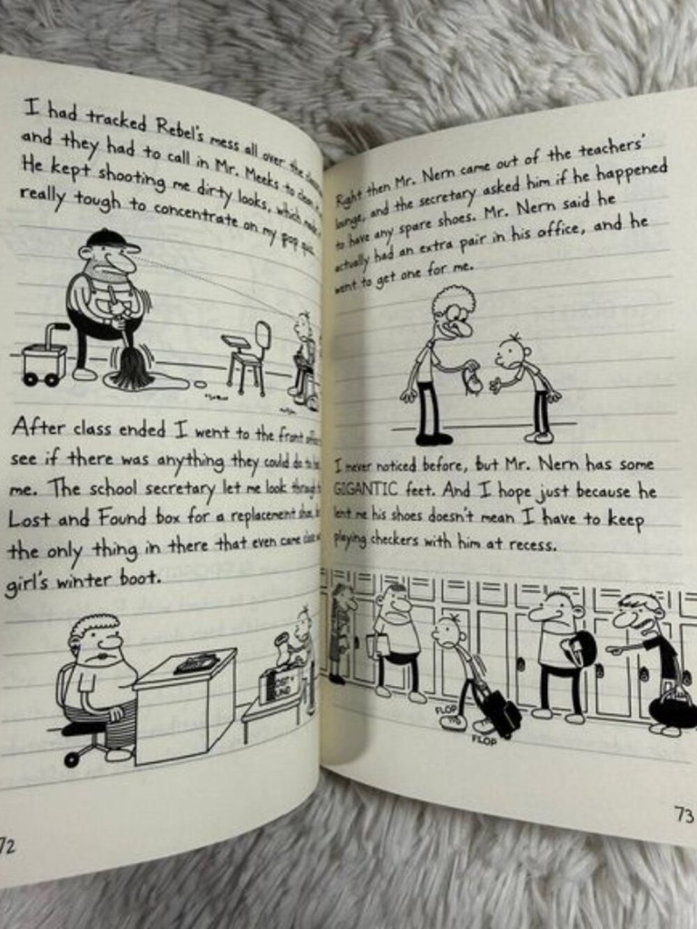 Set of 2 Diary of a Wimpy Kid The Third Wheel #7 Hard Luck #8 Books Set - Picture 12 of 15